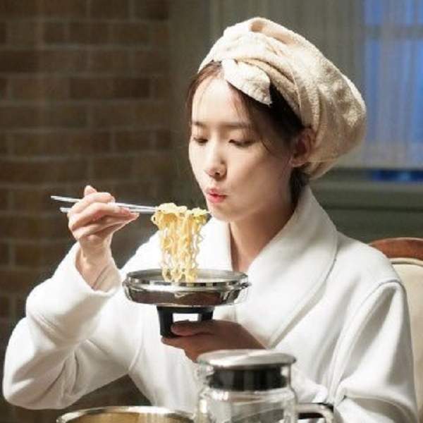 網友含淚分享《不能戴帽子吃泡麵》因為一不小心就...... 網友含淚分享《不能戴帽子吃泡麵》因為一不小心就......