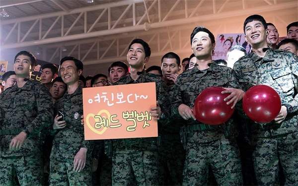 軍人上網告白《軍中生活不能沒有偶像》其實哥當的不是兵是K-POP迷 軍人上網告白《軍中生活不能沒有偶像》其實哥當的不是兵是K-POP迷