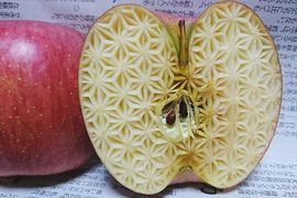 《日本食物雕刻達人》難道他是一台會行走的雷射切割機!? 《日本食物雕刻達人》難道他是一台會行走的雷射切割機!?