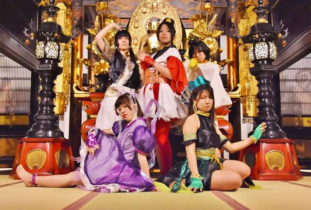 《佛教偶像團體》「てら*ぱるむす」粉絲們敲木魚應援 《佛教偶像團體》「てら*ぱるむす」粉絲們敲木魚應援