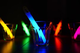 防災妙招《螢光棒變成緊急照明燈》這就是偶像迷的優勢…… 防災妙招《螢光棒變成緊急照明燈》這就是偶像迷的優勢……