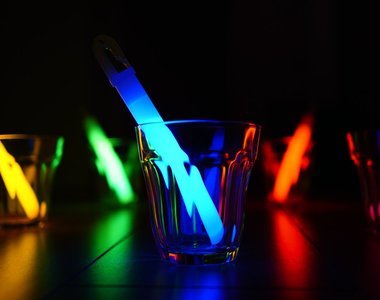 防災妙招《螢光棒變成緊急照明燈》這就是偶像迷的優勢…… 防災妙招《螢光棒變成緊急照明燈》這就是偶像迷的優勢……
