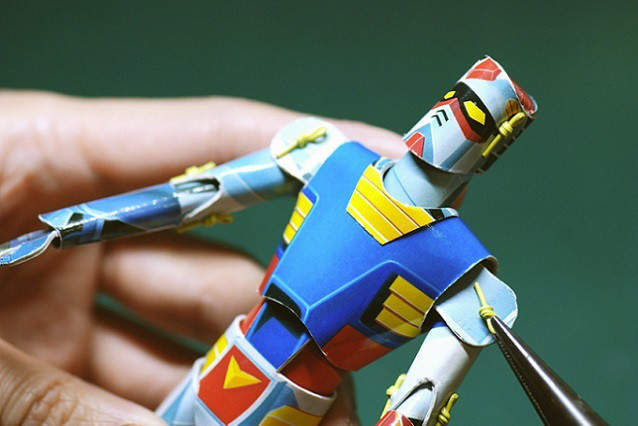 《紙做機器人》把平面鋼彈立體化的超強創意 - 圖片4