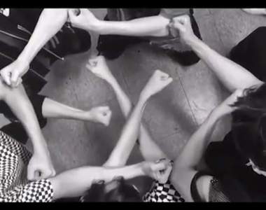 玩到最後又崩壞《EXO #PowerChallenge挑戰》多人版秒變成邊緣人版本XD 玩到最後又崩壞《EXO #PowerChallenge挑戰》多人版秒變成邊緣人版本XD