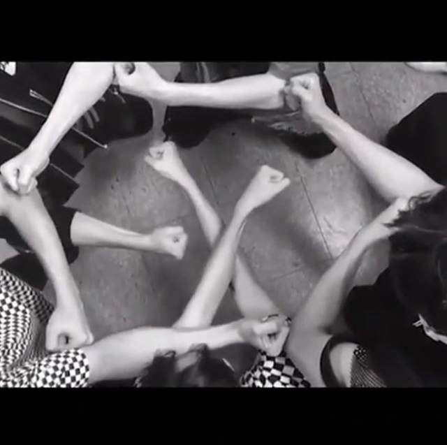 玩到最後又崩壞《EXO #PowerChallenge挑戰》多人版秒變成邊緣人版本XD