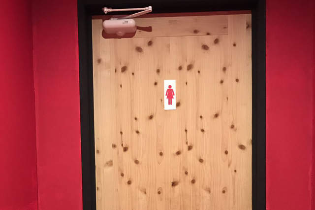 《夢幻女廁奇景》直接入住都沒問題的廁所裝潢究竟用意是...... 《夢幻女廁奇景》直接入住都沒問題的廁所裝潢究竟用意是......