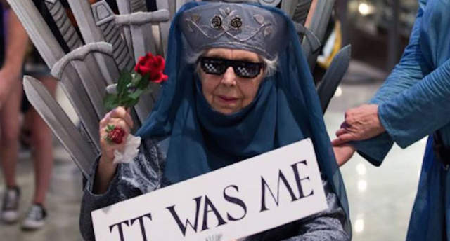 威武霸氣《85歲阿嬤的冰與火COS》大受歡迎 阿嬤表示：還好啦