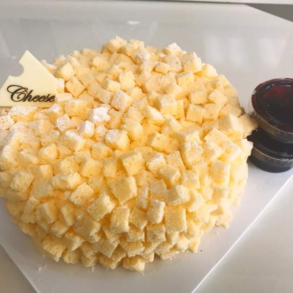深夜閱覽注意《超爆量Paris Croissant起司蛋糕》起司控表示:開吃啦~ 深夜閱覽注意《超爆量Paris Croissant起司蛋糕》起司控表示:開吃啦~