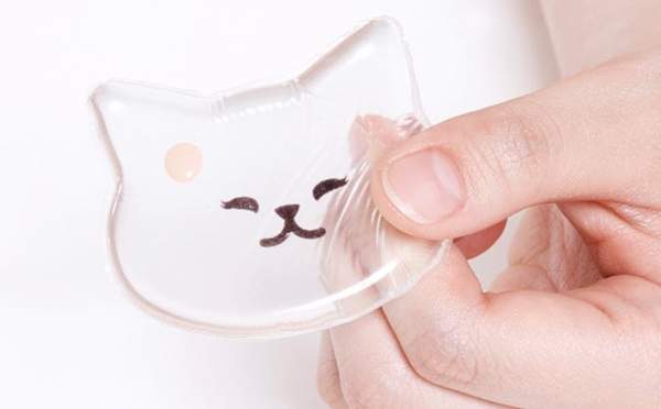 貓奴注意《ETUDE HOUSE貓咪粉撲》萌翻網路　準備好捏主子的臉嗎？