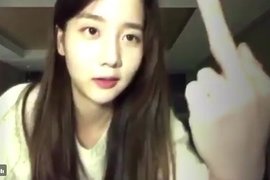 吸毒女練習生又惹議《變性人永遠不會是女的》網友竟然還一窩蜂支持... 吸毒女練習生又惹議《變性人永遠不會是女的》網友竟然還一窩蜂支持...