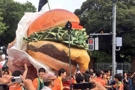 顛覆《神轎》概念的東京藝大學園祭 超高水準造型神轎陸續登場 顛覆《神轎》概念的東京藝大學園祭 超高水準造型神轎陸續登場