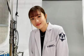 《石原聰美》換上白衣扮解剖醫 最新日劇《法醫女王》1月開播 《石原聰美》換上白衣扮解剖醫 最新日劇《法醫女王》1月開播
