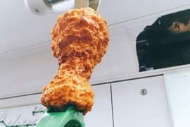 期間限定《地鐵上的炸雞拉環》千萬別在半夜搭上這班車...... 期間限定《地鐵上的炸雞拉環》千萬別在半夜搭上這班車......