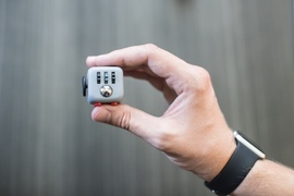 《紓壓方塊Fidget Cube》消除手癢想亂按開關的焦慮感 《紓壓方塊Fidget Cube》消除手癢想亂按開關的焦慮感