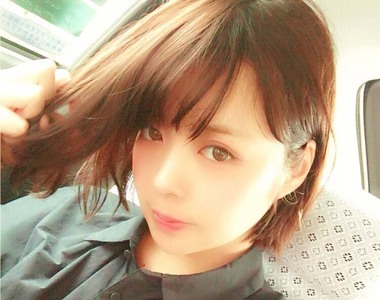 新銳AV女優《凰香奈芽短髮大變身》期待新片迸出新口味…… 新銳AV女優《凰香奈芽短髮大變身》期待新片迸出新口味……