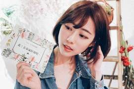 《華航看板娘》短髮空姐賴如如真是有夠可愛捏❤ 《華航看板娘》短髮空姐賴如如真是有夠可愛捏❤