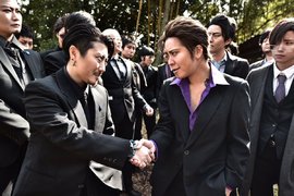 黑道大哥集結《其實是女扮男裝COSPLAY聚會》裡面只有一人生理是男的…… 黑道大哥集結《其實是女扮男裝COSPLAY聚會》裡面只有一人生理是男的……