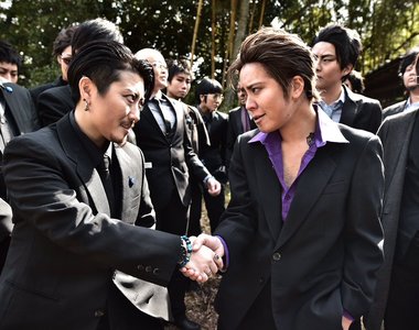 黑道大哥集結《其實是女扮男裝COSPLAY聚會》裡面只有一人生理是男的…… 黑道大哥集結《其實是女扮男裝COSPLAY聚會》裡面只有一人生理是男的……