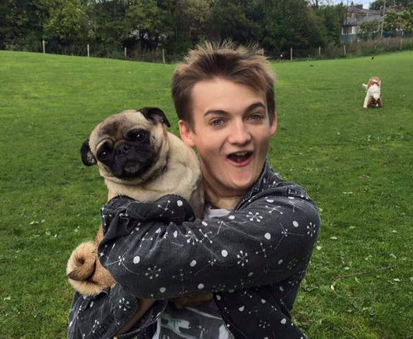 冰與火之歌《中二喬抱巴哥犬》網友開始瘋狂改圖w