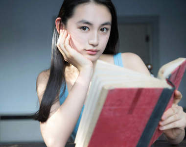 大注目的廣告美少女《八木莉可子》才15歲的寶礦力女孩 大注目的廣告美少女《八木莉可子》才15歲的寶礦力女孩