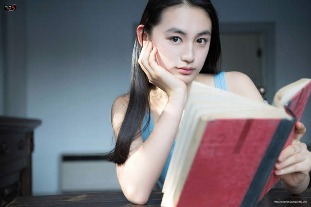 大注目的廣告美少女《八木莉可子》才15歲的寶礦力女孩 大注目的廣告美少女《八木莉可子》才15歲的寶礦力女孩