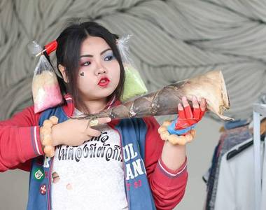 可愛又爆笑的《低成本Cosplay》女神 Sine Benjaphorn 來啦~ 可愛又爆笑的《低成本Cosplay》女神 Sine Benjaphorn 來啦~