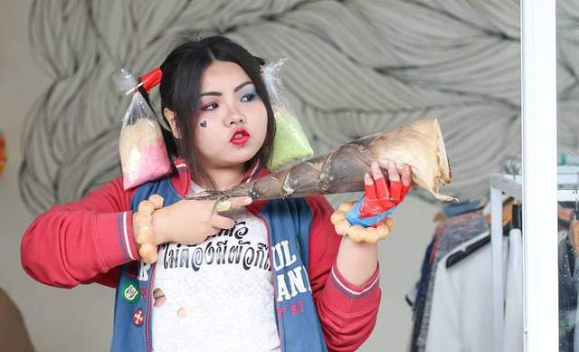 可愛又爆笑的《低成本Cosplay》女神 Sine Benjaphorn 來啦~ 可愛又爆笑的《低成本Cosplay》女神 Sine Benjaphorn 來啦~