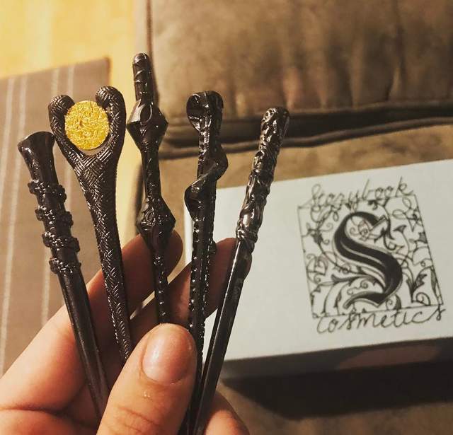 炫耀的時間到了《哈利波特魔杖刷具》可以揮個兩下妝就畫好了嗎？