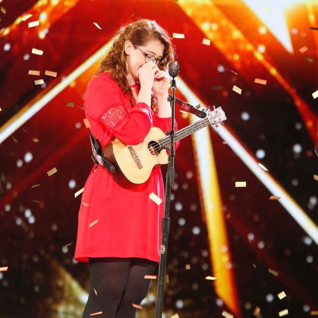 美國達人秀《聽不見的女孩獲得滿堂彩》Mandy Harvey 她永不放棄自己的夢想 美國達人秀《聽不見的女孩獲得滿堂彩》Mandy Harvey 她永不放棄自己的夢想