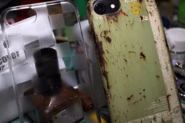 吉翁鏽感手機殼掀起《鐵鏽感手機殼潮流》這種鏽感別有風味啊 吉翁鏽感手機殼掀起《鐵鏽感手機殼潮流》這種鏽感別有風味啊