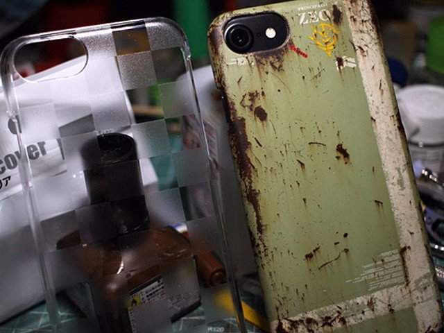 吉翁鏽感手機殼掀起《鐵鏽感手機殼潮流》這種鏽感別有風味啊 吉翁鏽感手機殼掀起《鐵鏽感手機殼潮流》這種鏽感別有風味啊