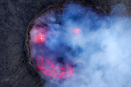 《火山口拍到惡魔的微笑》被稱做「地獄的入口」名副其實 《火山口拍到惡魔的微笑》被稱做「地獄的入口」名副其實