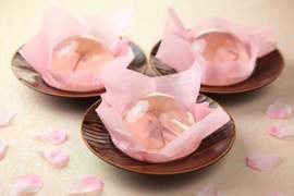 顏值爆表的和菓子《櫻花水信玄餅》夢幻到捨不得吃的藝術點心 顏值爆表的和菓子《櫻花水信玄餅》夢幻到捨不得吃的藝術點心