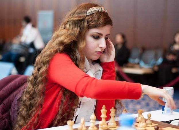 伊朗西洋棋女棋手《Dorsa Derakhshani》參加國際比賽拒絕帶頭巾被踢出國家隊 伊朗西洋棋女棋手《Dorsa Derakhshani》參加國際比賽拒絕帶頭巾被踢出國家隊
