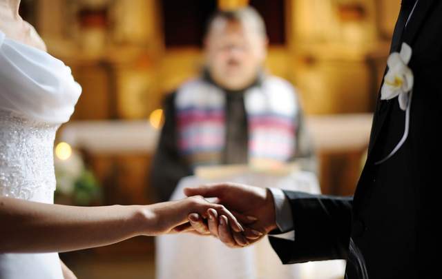 澳洲新鮮事《在臉書表達立場》結果被牧師取消婚禮......