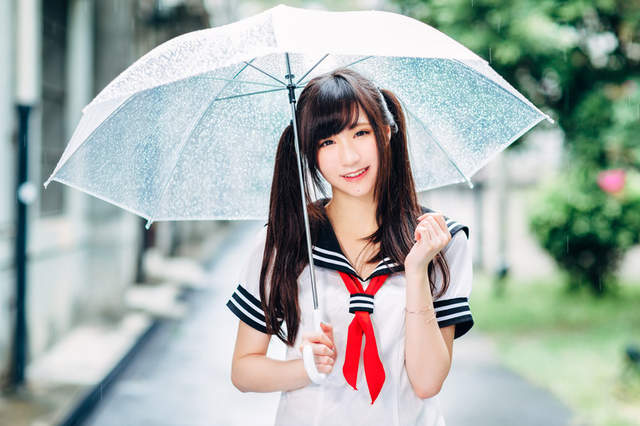 《撐傘露鳥癡漢》女高中生發現時那一組牲禮已經掏出來了 《撐傘露鳥癡漢》女高中生發現時那一組牲禮已經掏出來了