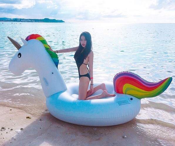《彩虹小馬泳裝妹》Bambi夏筠婷在關島上的性感大爆發 《彩虹小馬泳裝妹》Bambi夏筠婷在關島上的性感大爆發