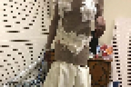 扯《花300美元換來一件離譜禮服》你說這是設計?當我們傻子阿...... 扯《花300美元換來一件離譜禮服》你說這是設計?當我們傻子阿......