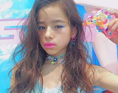 14歲的9頭身美少女《ハーヴィー瑛美》驚人的身材比例引發注目 14歲的9頭身美少女《ハーヴィー瑛美》驚人的身材比例引發注目