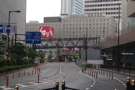 日本建築太嚇人《一夜之間蓋出一座天橋》這座橋前一天還沒有的啊... 日本建築太嚇人《一夜之間蓋出一座天橋》這座橋前一天還沒有的啊...