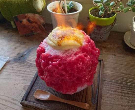 日本新流行《烤布蕾剉冰》剉冰在面前燃燒的新感覺甜點 日本新流行《烤布蕾剉冰》剉冰在面前燃燒的新感覺甜點