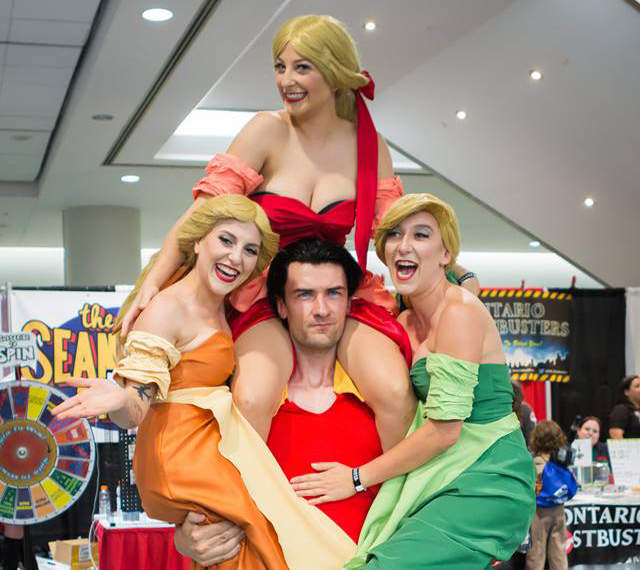 美女與野獸《加斯頓舉重Cos》神還原迪士尼男角的Coser 