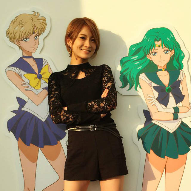 《美女小提琴家Ayasa》這次化身成天王與海王星 一個自攻自受的概念XD 《美女小提琴家Ayasa》這次化身成天王與海王星 一個自攻自受的概念XD