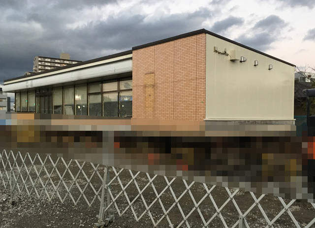 《便利商店的平行移動》建築物整棟搬遷的珍奇搬家法引發網友瘋傳 《便利商店的平行移動》建築物整棟搬遷的珍奇搬家法引發網友瘋傳