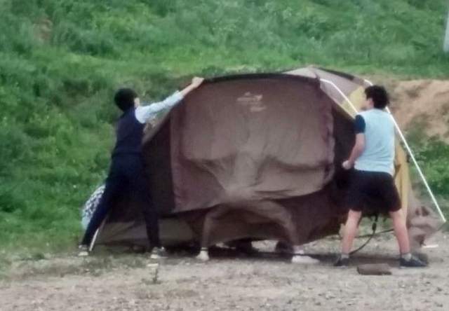 韓國網友求救《在露營場看到人體活化石》瞧這屁股翹的w