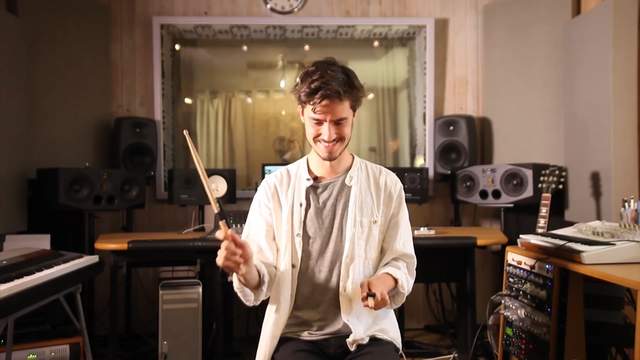 來自父親的愛開發出《空氣鼓棒》鼓手們的福音~隨時隨地都可以練鼓了 來自父親的愛開發出《空氣鼓棒》鼓手們的福音~隨時隨地都可以練鼓了