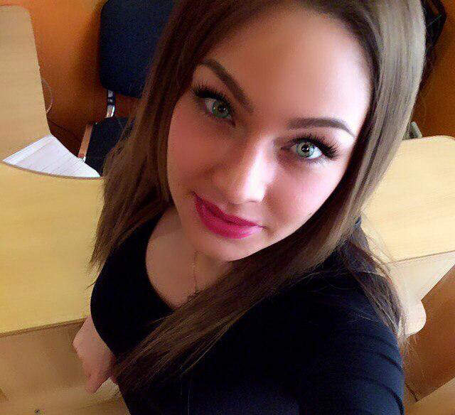 《俄羅斯幼稚園女老師》在IG上傳性感照 家長表示：會帶壞我家小孩