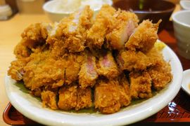 《豬排丼是用來喝的》豬排丼就跟店名一樣霸氣讓人吃飽飽 《豬排丼是用來喝的》豬排丼就跟店名一樣霸氣讓人吃飽飽