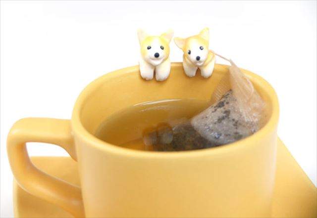 《柯基茶包架》掛在杯緣的小短腿療癒同時還可以幫你固定茶包 《柯基茶包架》掛在杯緣的小短腿療癒同時還可以幫你固定茶包