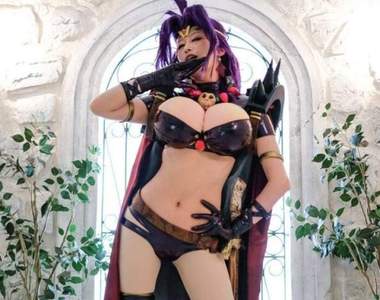 cosplay巨乳道具《秀逗魔導士「白蛇娜卡」》還原不科學身材 cosplay巨乳道具《秀逗魔導士「白蛇娜卡」》還原不科學身材